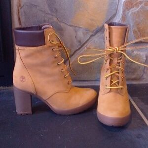 NWOT Timberland Ortholite Comfort Heeled Boots 8 Eyelit Pumps